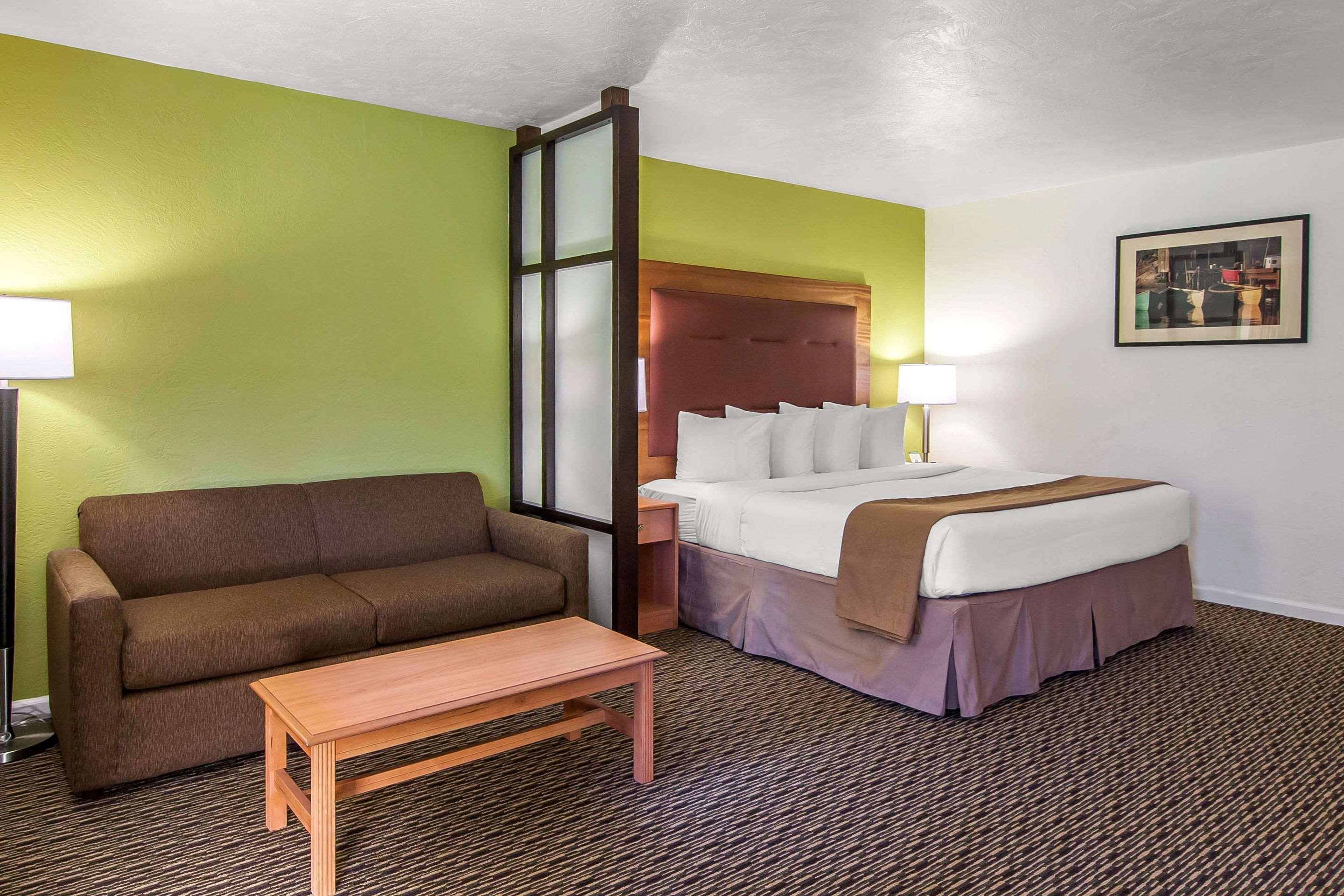 Quality Inn & Suites At Coos Bay North Bend Exterior photo